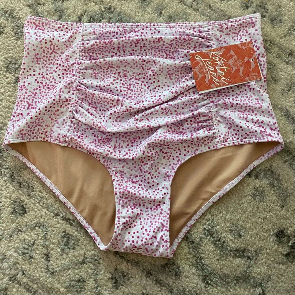 NWT. KJ rouched bottoms.